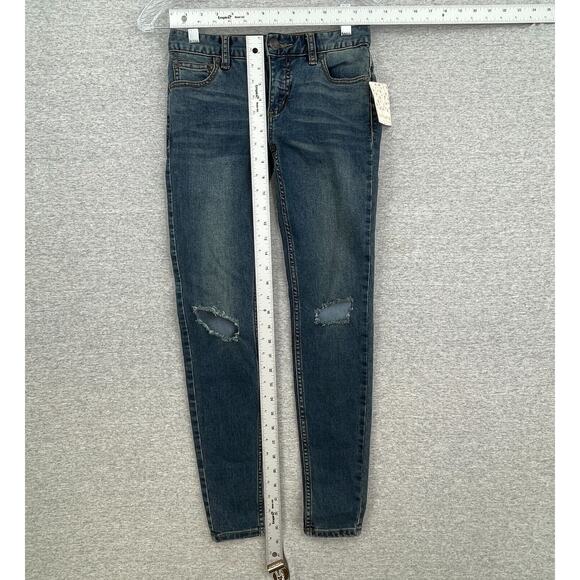 Free People Jeans Womens 24 Blue Denim Josie Distressed Skinny Low Rise NEW - Picture 8 of 12
